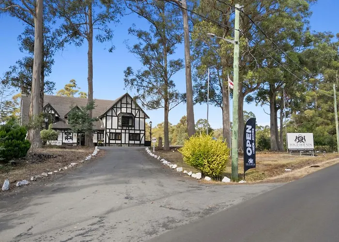 The Fox And Hounds Historic Hotel