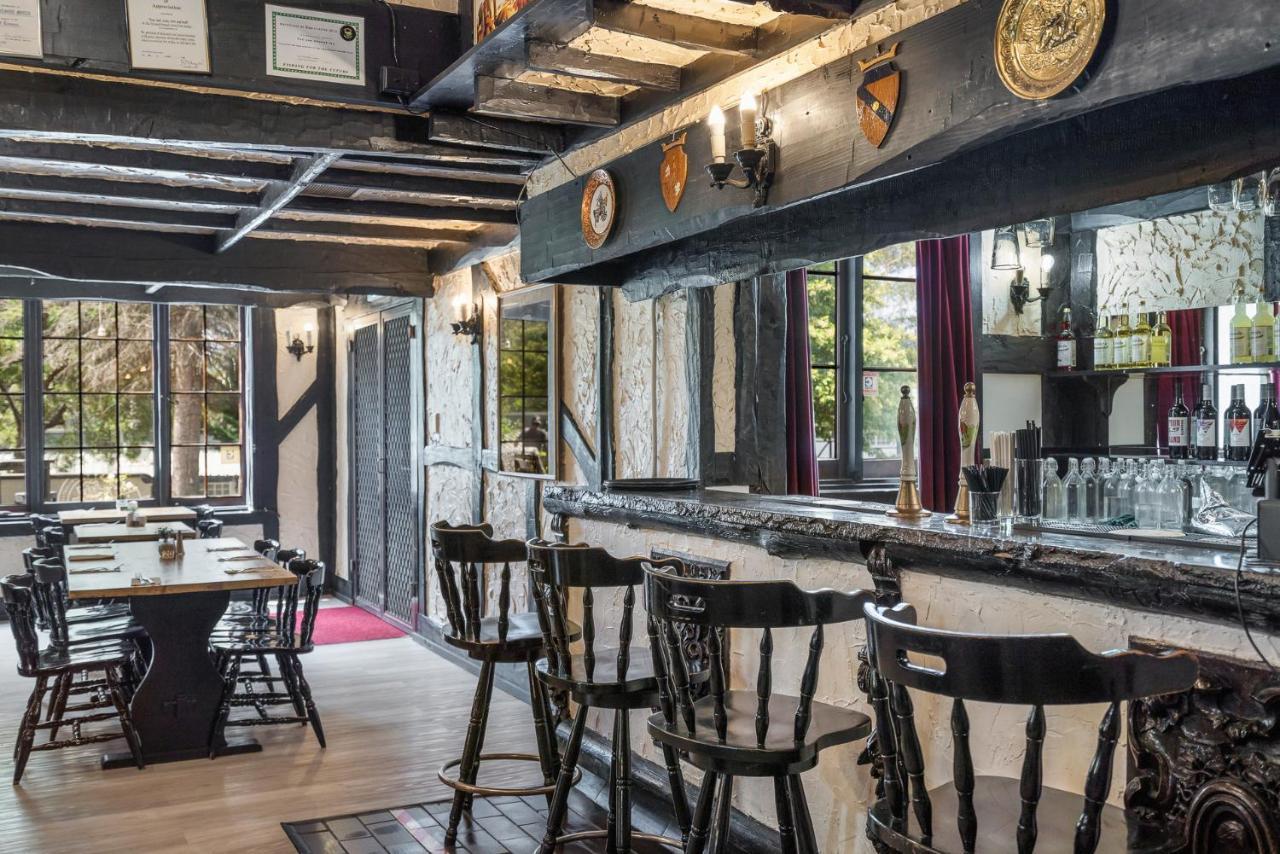 The Fox And Hounds Historic Hotel