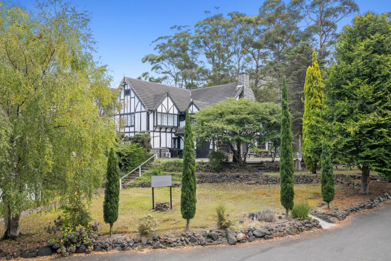 The Fox And Hounds Historic Hotel 4*