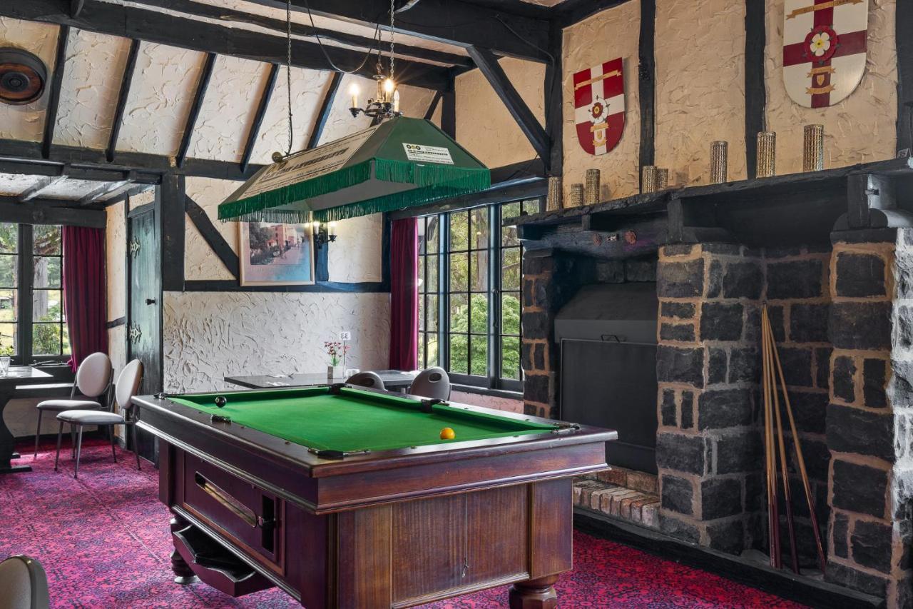 The Fox And Hounds Historic Hotel