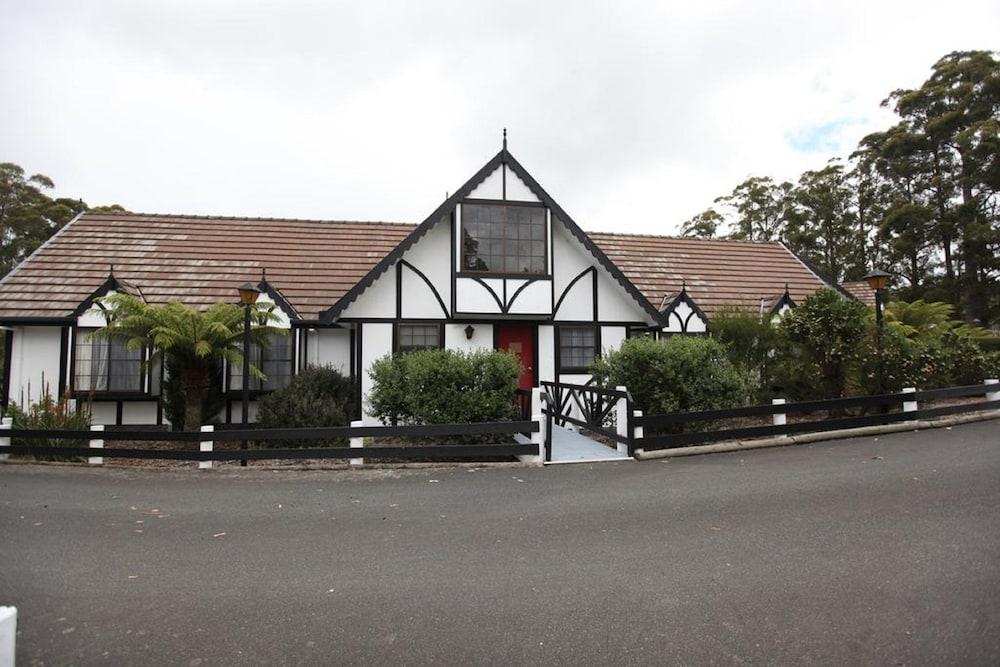 The Fox And Hounds Historic Port Arthur
