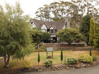 The Fox And Hounds Historic Hotel